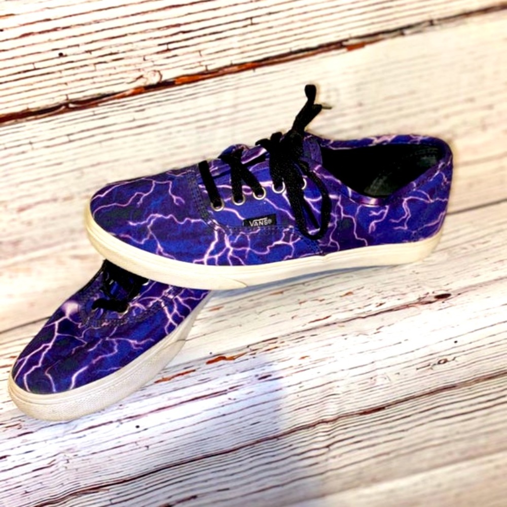Lightning VANS